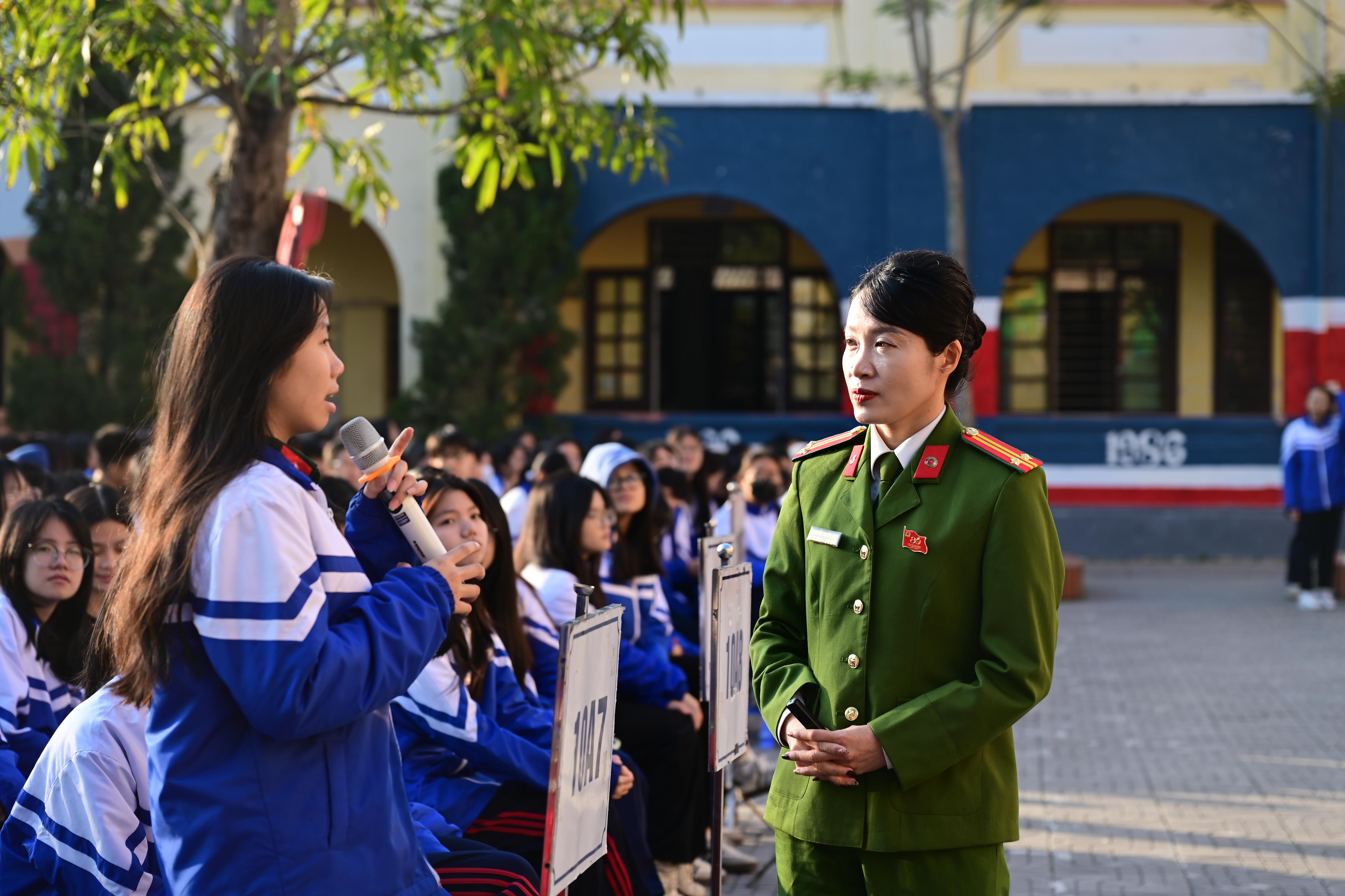 Sôi nổi buổi tuyên truyền phòng chống ma túy, thuốc lá điện tử tại THPT Thái Phiên